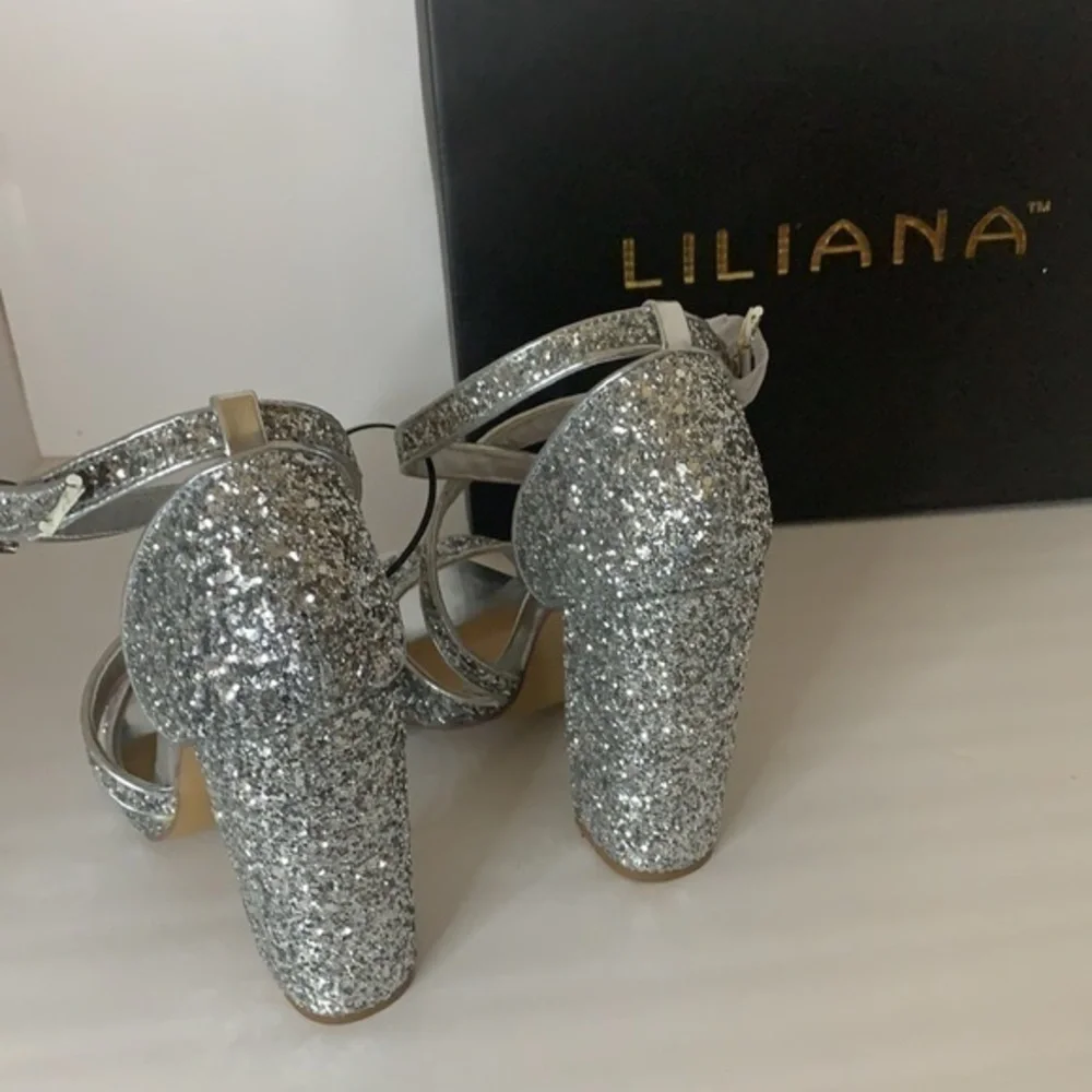 Liliana, HEELS